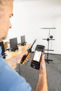 Комплект testo 400 для оценки качества воздуха и уровня комфорта в помещении со стойкой (0563 0401)